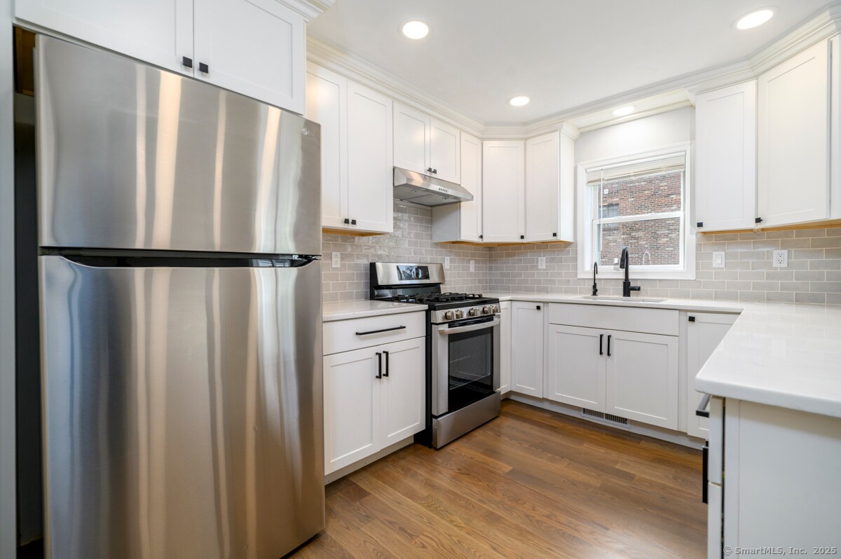 Foto principal - 233 Fairfield Ave