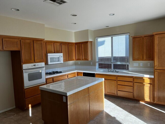 Building Photo - 29291 Grande Vista Ave