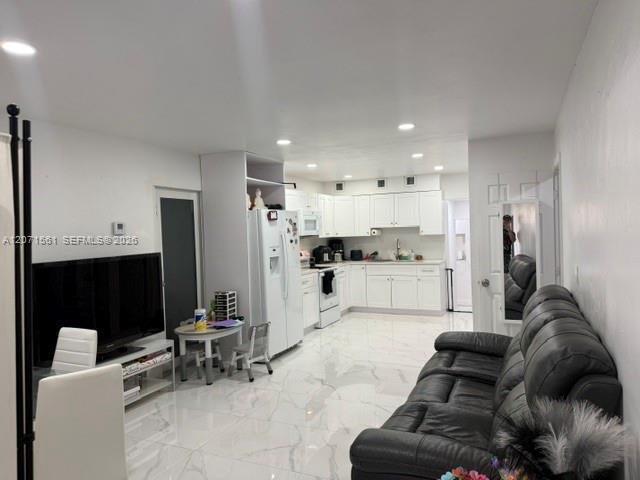 Foto del edificio - 846 W 32nd St