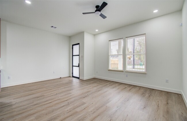 Foto del edificio - 1815 McKee St