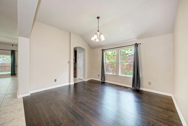 Foto del edificio - 18308 Shallow Pool Dr