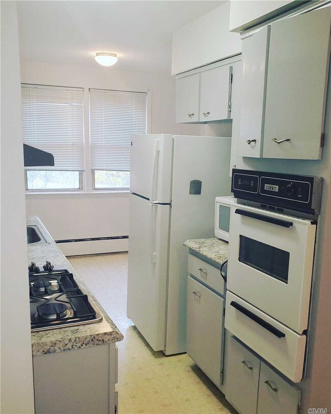 Foto del edificio - 60-56 75th St