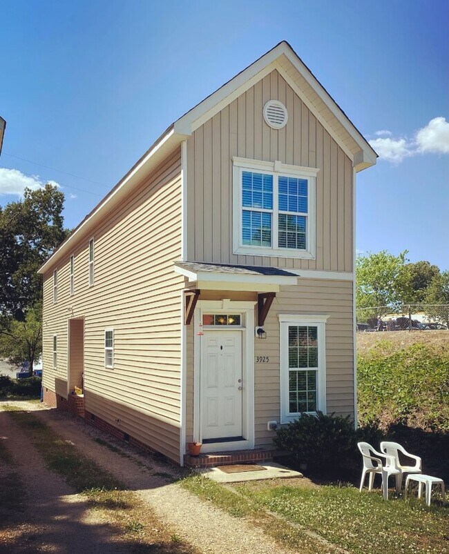 Foto del edificio - 3925 Lexington Dr