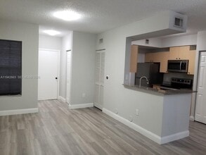 Building Photo - 2470 Centergate Dr