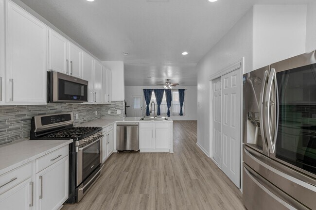 Building Photo - 4810 Jarl Ct