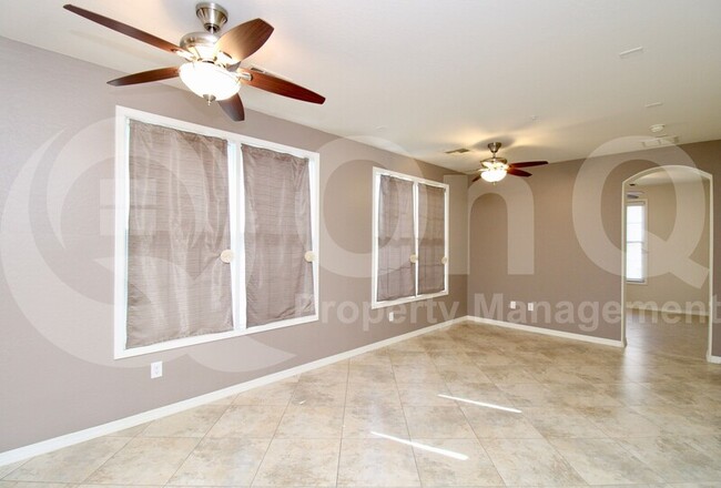 Foto del edificio - 1629 E Canyon Creek Dr