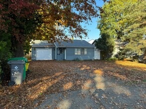 Building Photo - 2429 NE Saratoga St