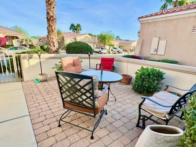 Foto del edificio - 40759 Calle Guapo