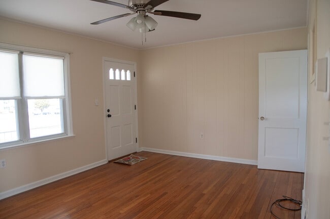 Building Photo - 1349 Lititz Rd