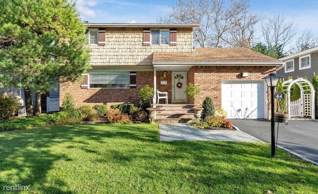 Foto del edificio - 3 br, 3 bath House - 44 Soundview Dr