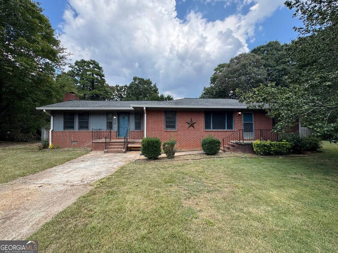 Primary Photo - 1326 Jennie Ln SW