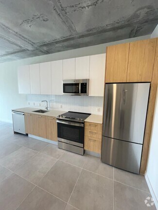 Building Photo - 242 NW 32nd St