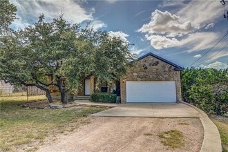 Building Photo - 17106 Oak Cliff Cir