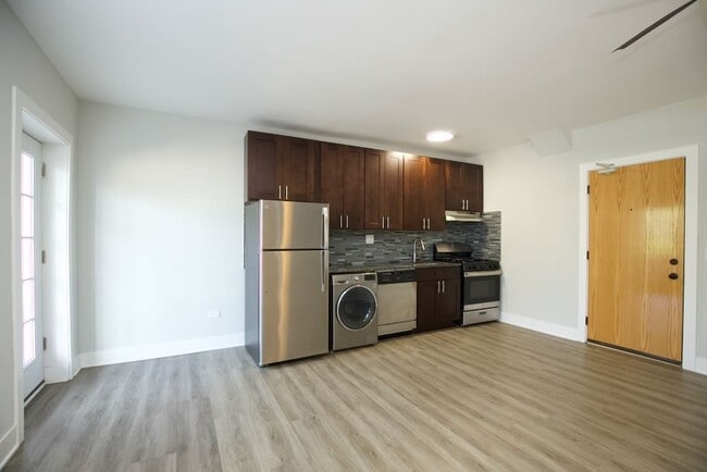 Foto del edificio - 730 Judson Ave