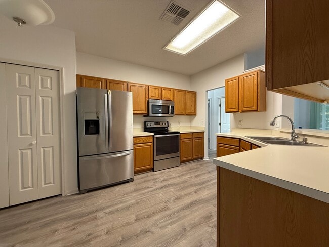 Photo - 1814 Windsor Oak Dr House