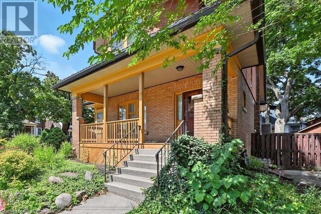 Building Photo - 48 Balmoral Ave S