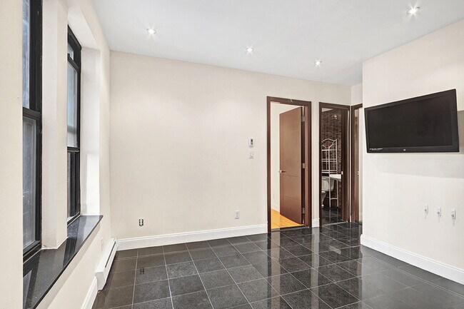 Foto del edificio - 120 W 105th St