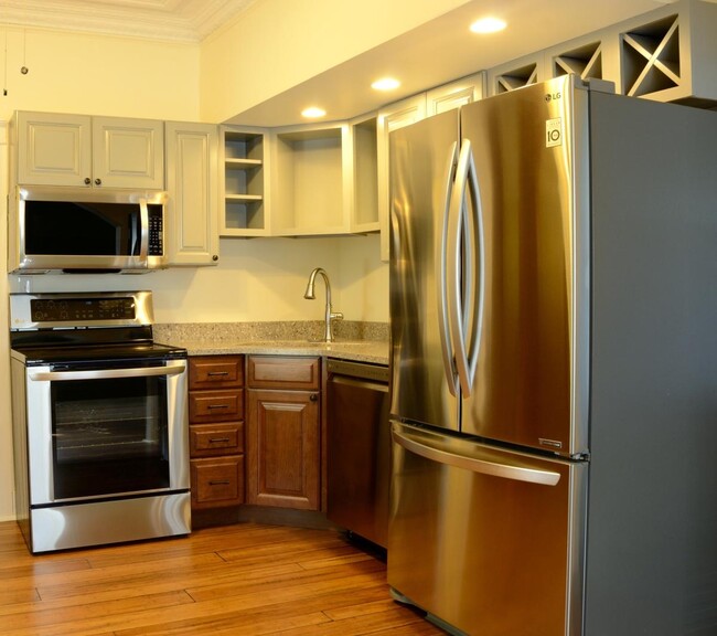 Kitchen - 876 N Mill St, Apt. 1