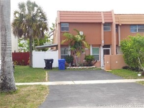 Building Photo - 836 SW 80th Ave