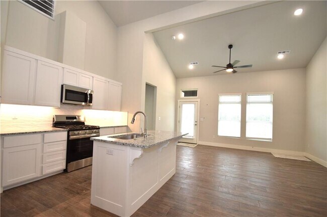 Foto del edificio - 481 Amethyst Rd