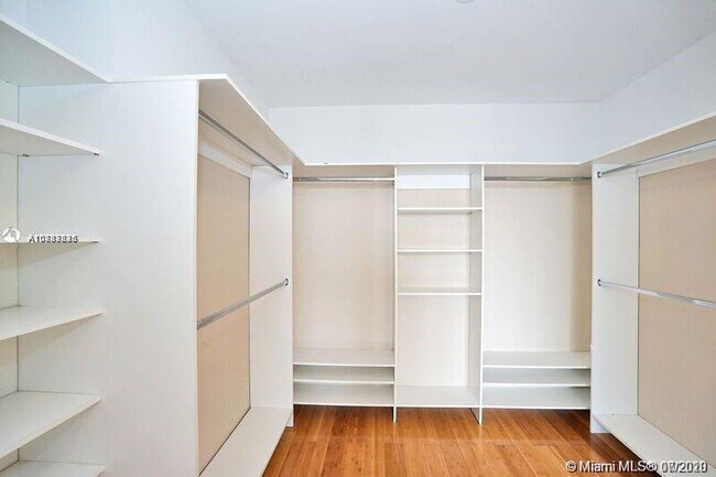Building Photo - 200  Leslie Dr 618 Hallandale Beach Fl 33009
