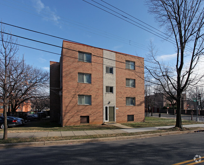 3930 1st St SE, Washington, DC 20032 Apartments - Washington, DC ...