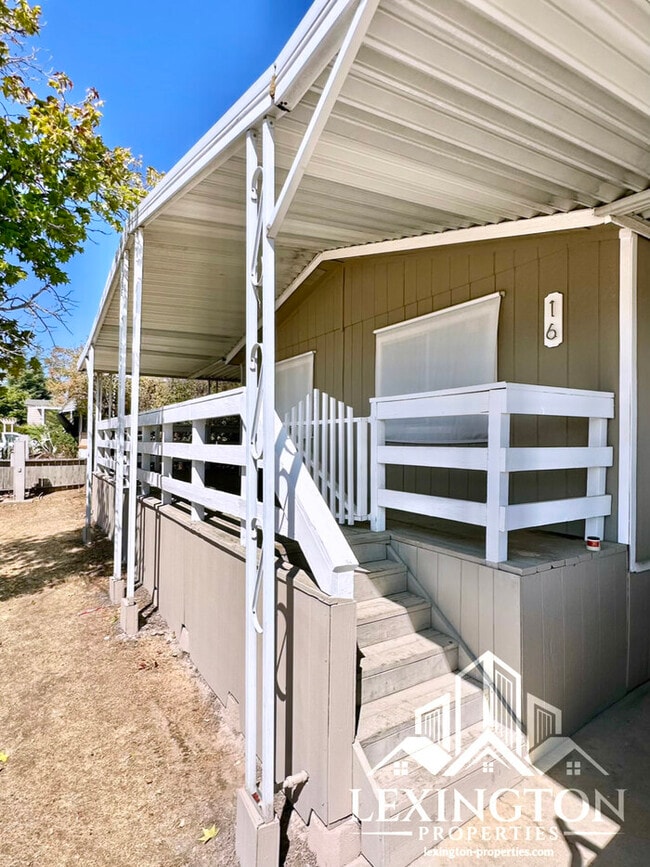 Building Photo - Beautifully Remodeled, 3BD/2BA, Modular Ho...