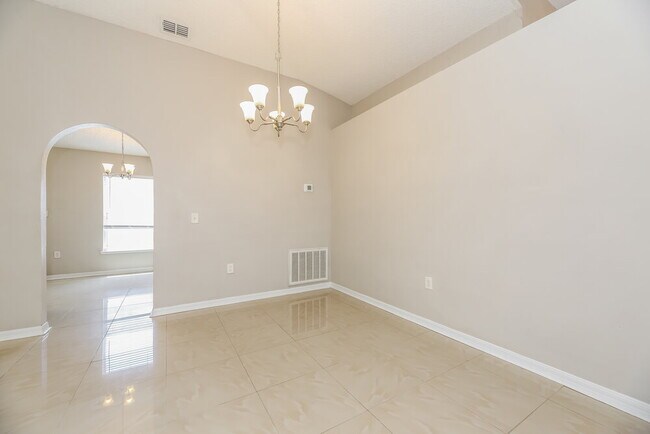 Building Photo - 10373 Marsh Hawk Dr
