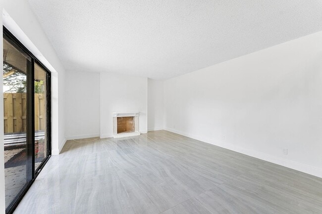 Foto del edificio - 1624 Forest Lakes Cir