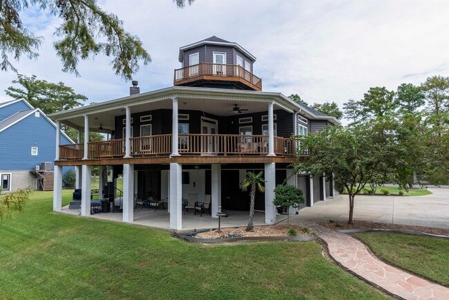Building Photo - 5004 Cypress Lake Dr