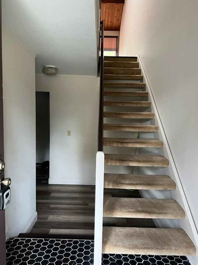 Building Photo - Exceptional location