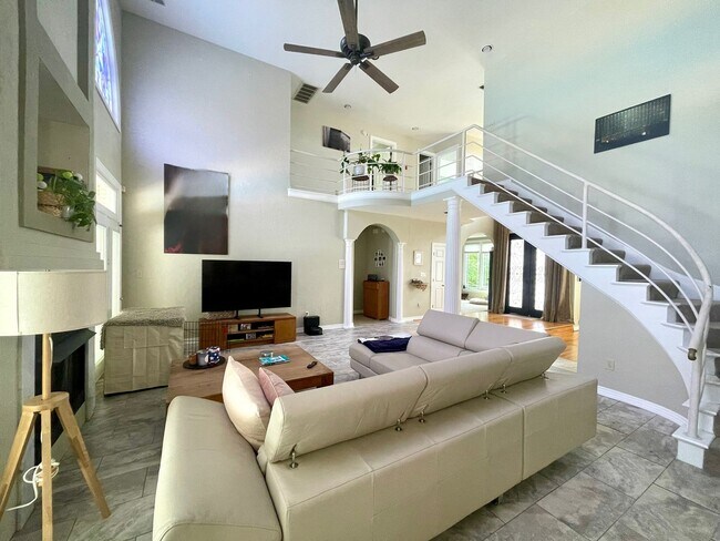 Building Photo - Beautiful 5 Bedroom Single Family Home in Great Bridge Area