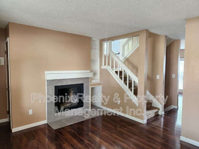 Building Photo - 321 Quebec Ave