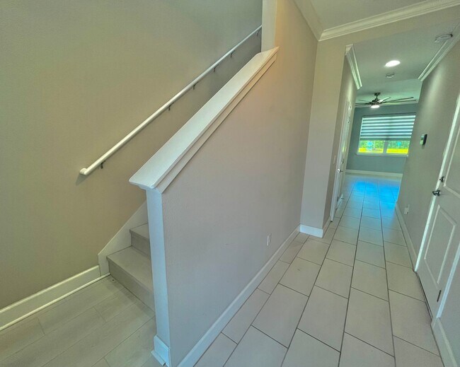 Foto del edificio - Beautiful 3 Bed, 2.5 Bath Townhome in Mode...