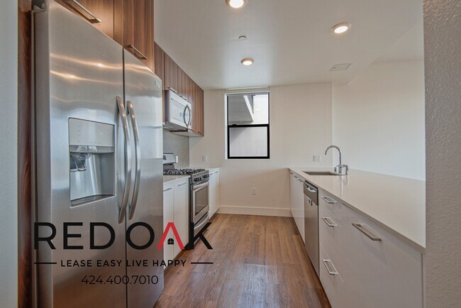Foto del edificio - ~6 Weeks FREE~ Impressive Three Bedroom Pe...