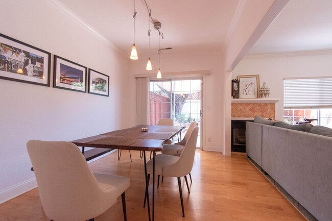 Building Photo - Amazing Downtown Campbell Location * Hardw...