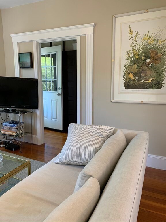 Foto del edificio - 217 Reservoir Rd