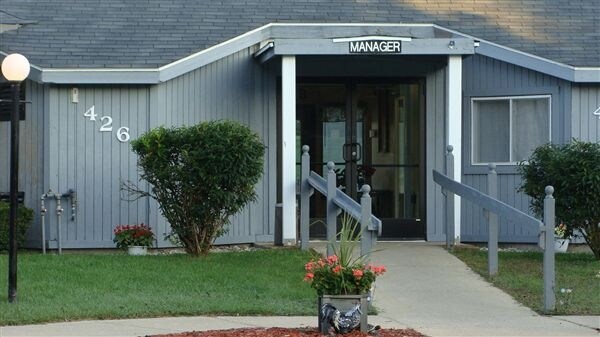 Primary Photo - Franklin Pointe Apartments
