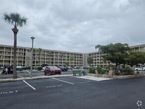 Building Photo - 3592 Lake Bayshore Dr