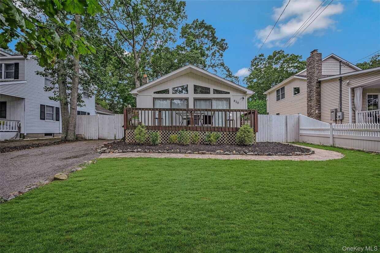 Foto principal - 820 Bray Ave