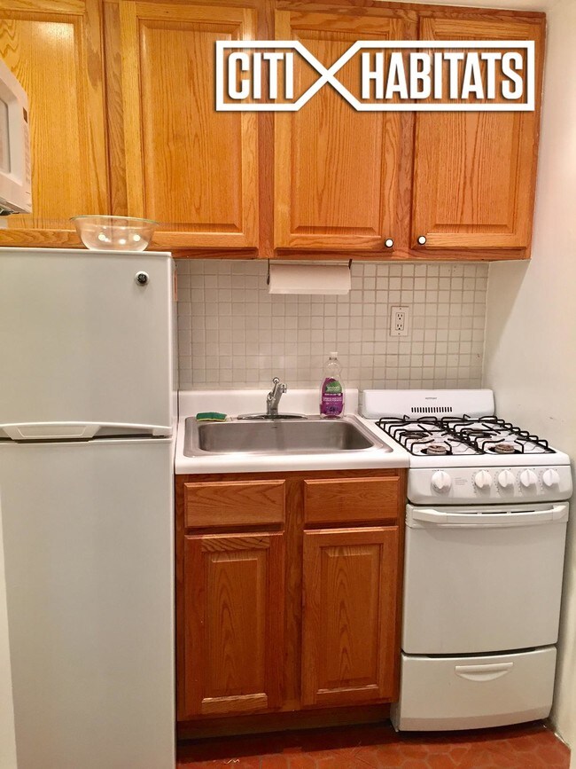 Foto del edificio - 340 E 83rd St