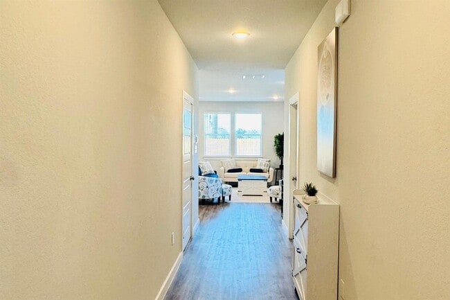 Building Photo - 5935 W Hausman Rd