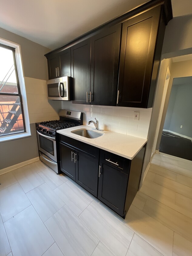 Foto principal - 143 Duncan Ave