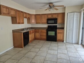 Building Photo - 7230 Hazelcrest Dr