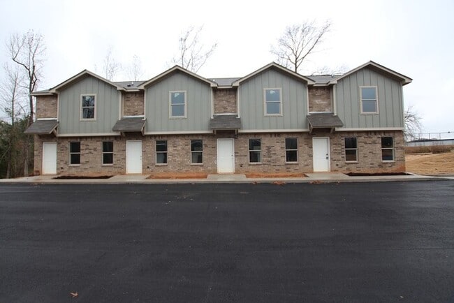 Building Photo - Tour Today! 2 Bed 1.5 Bath Townhome! Linda...