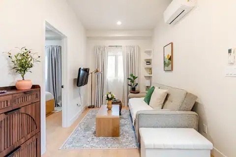 Foto del edificio - 3236 1/2 Cattaraugus Ave