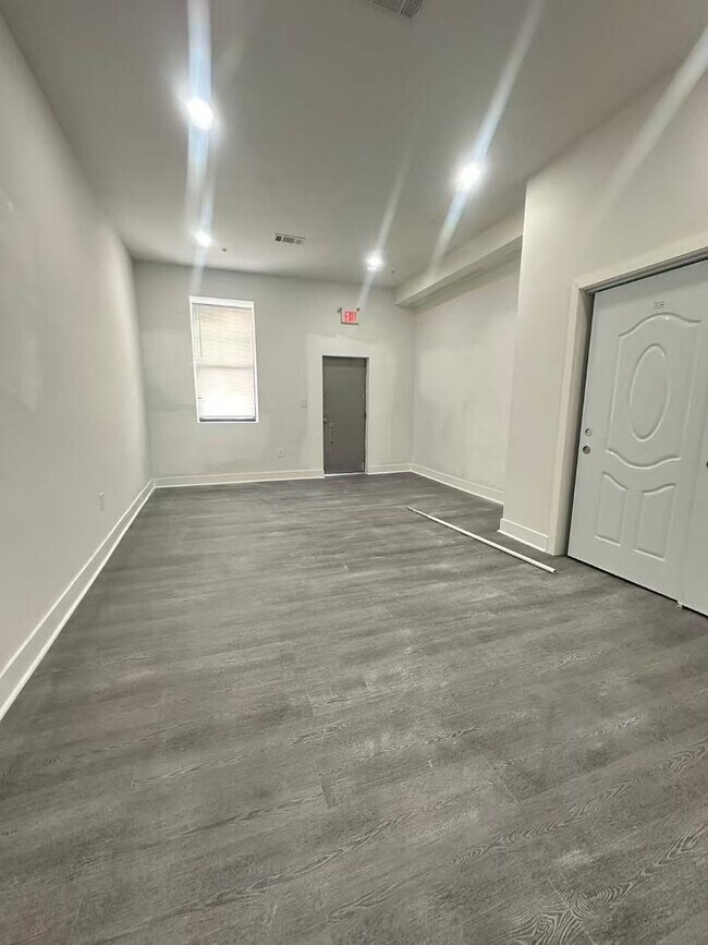Building Photo - 4629 Frankford Ave