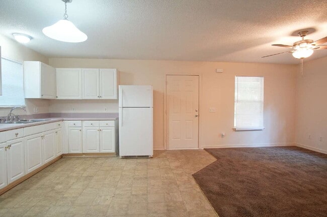 Building Photo - Pace 3BR Patio Home with Fenced Backyard & Open Floor Plan