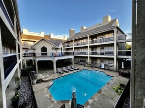 Building Photo - 4800 W Lovers Ln