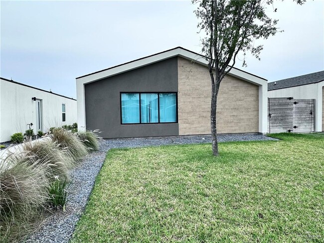 Foto del edificio - 1308 E Iris Ave